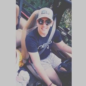 Meet your Posher, Sakis